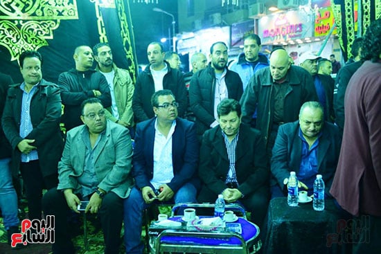 هانى شاكر نقيب المهن الموسيقية إلى منطقة فيصل، حيث مقر عزاء المطرب الراحل شعبان عبد الرحيم، (5)