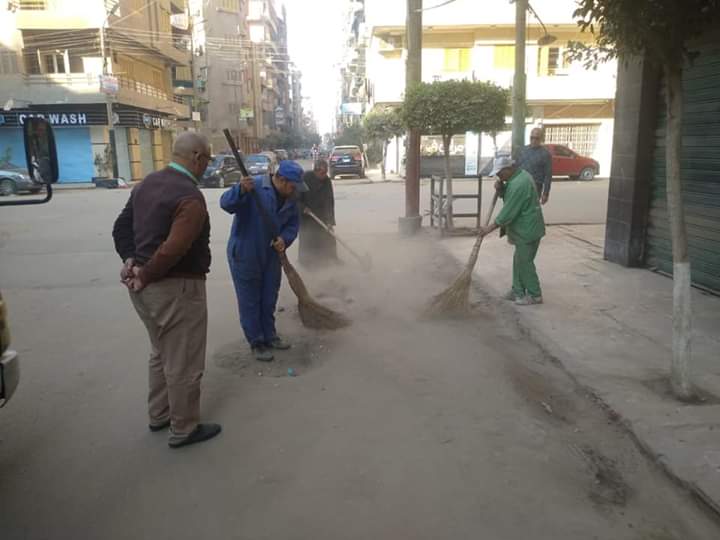 حي ثان طنطا يشن حملة لرفع الأتربة والقمامة
