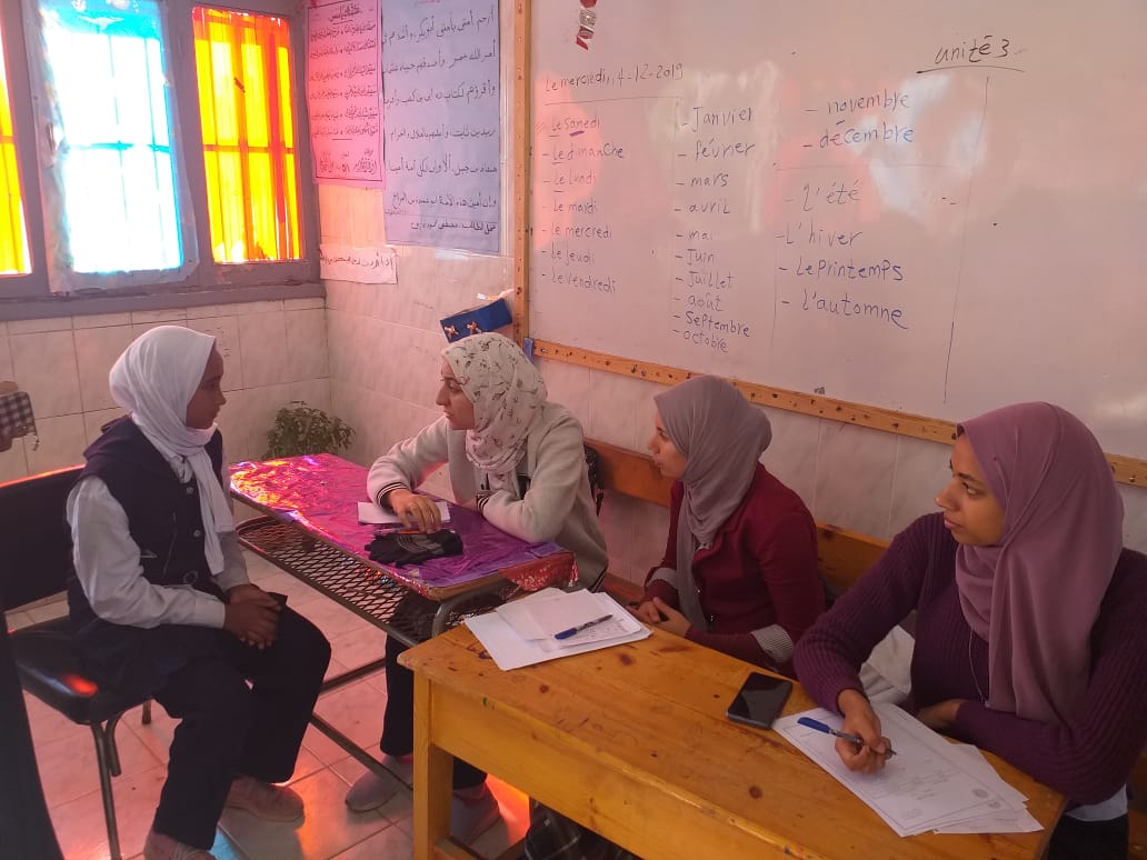 1- جانب من القافلة الطبية 1- جانب من القافلة الطبية