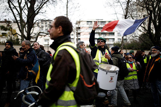 جولة جديدة من الاحتجاجات لأصحاب السترات الصفراء فى فرنسا