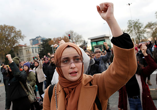 مظاهرة للتضامن مع ضحايا الإغتصاب فى تركيا