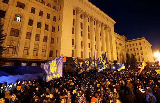آلاف المتظاهرين أمام مقر الرئاسة الأوكرانية