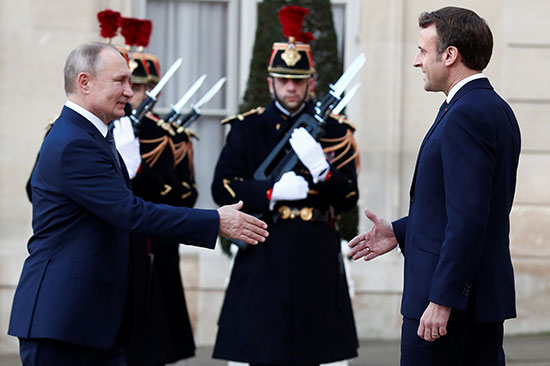 خلال إستقبال الرئيس الفرنسى للرئيس الروسى
