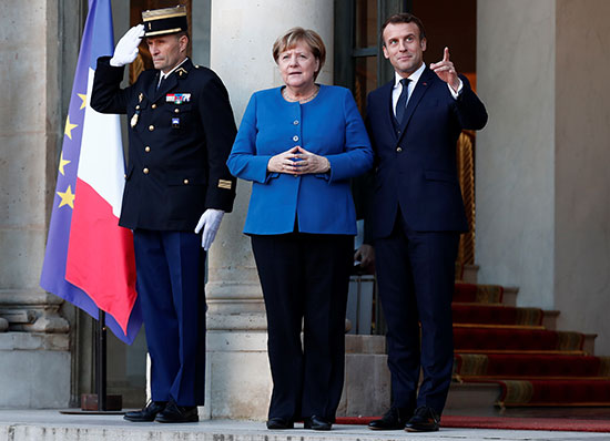 الرئيس الفرنسى إيمانويل ماكرون والمستشارة الألمانية أنجيلا ميركل