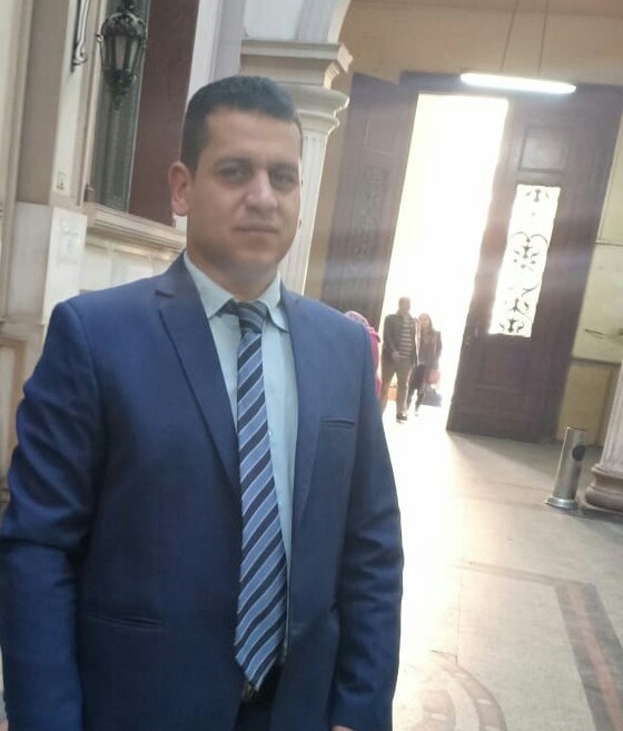 حسن أحمد أبوالعينين، محامى الزوجة