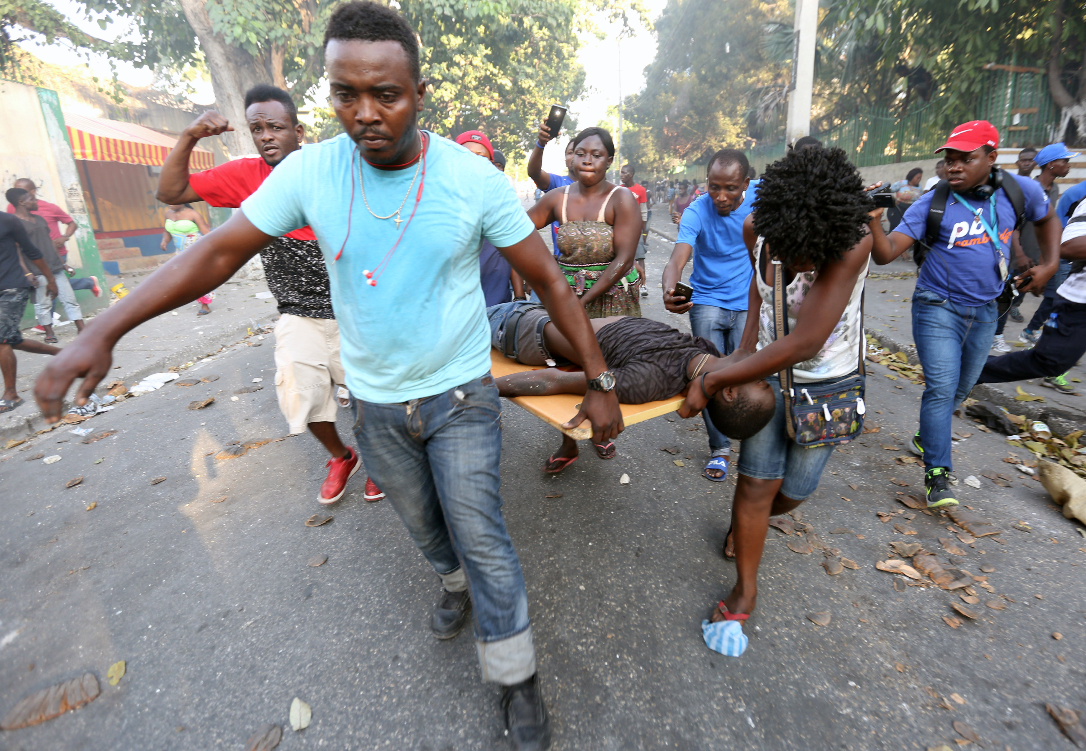 شوارع هايتى تتحول لساحة حرب خلال مظاهرات عنيفة  (7)