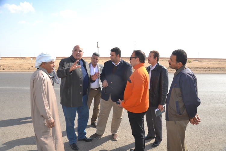 محافظ السويس يوجه بتطوير منطقة محلات عرب العمارين (3)