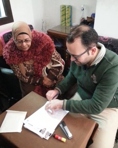 مساعدة كبار السن