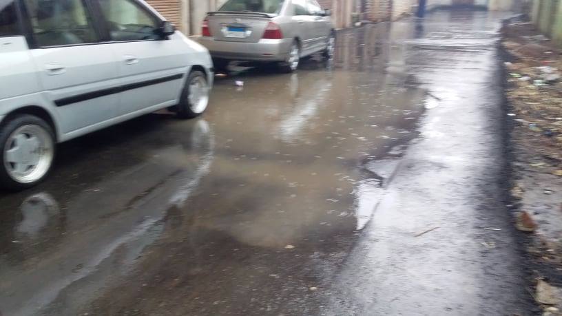 تراكم مياه الأمطار فى قرية أشمون الرمان بالدقهلية  (3)