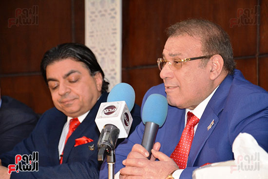 فيديو وصور.. "أمسية وطنية".. حسن راتب يتبرع لإقامة أكبر غرفة عناية فيديو وصور.. "أمسية وطنية".. حسن راتب يتبرع لإقامة أكبر غرفة عناية