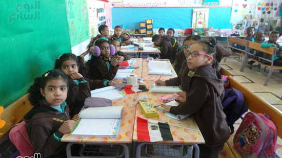 انتظام الدراسة ب1293 مدرسة بمحافظة اسوان وعلم مصر يتصدر الطابور  (3)