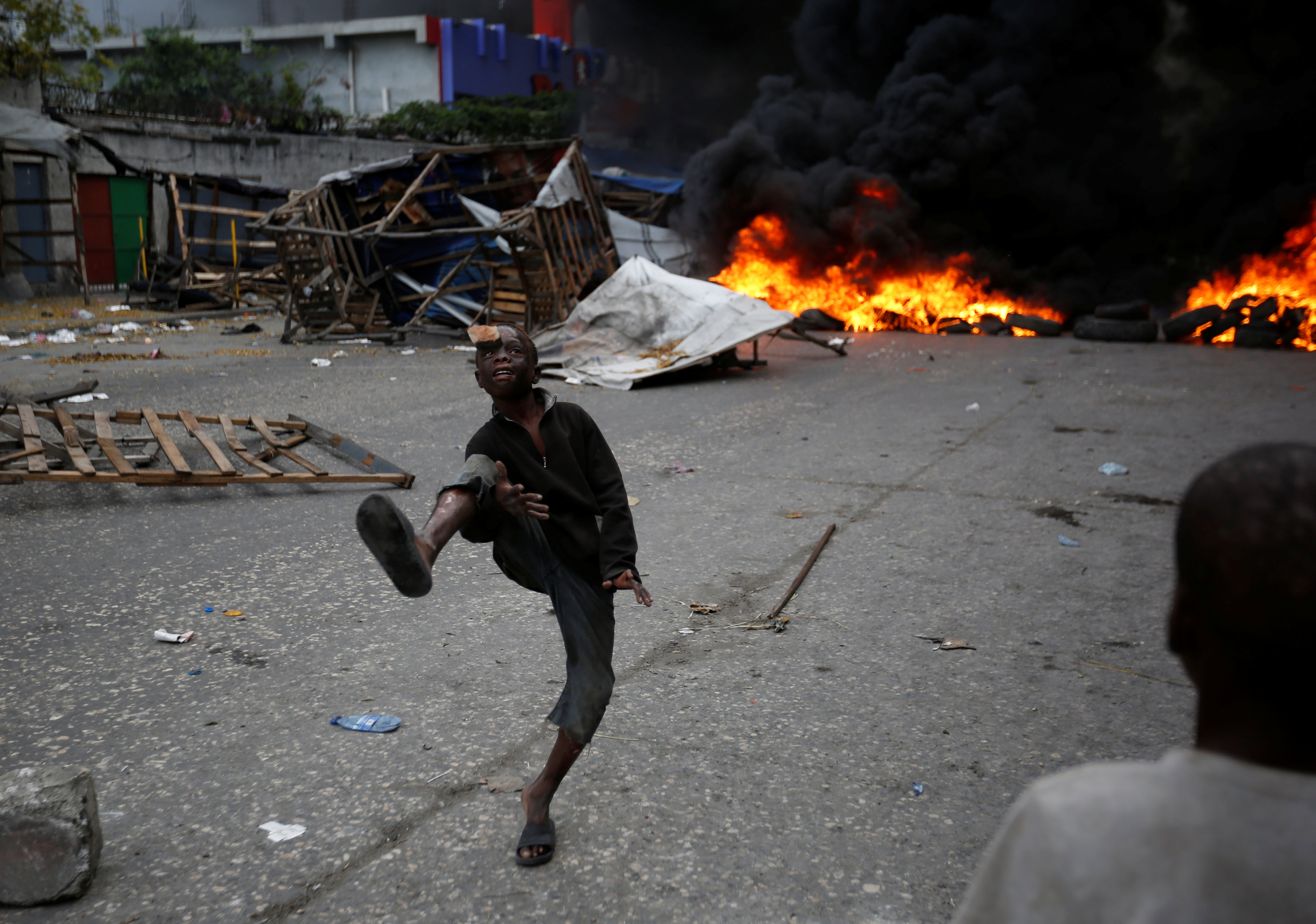 الاحتجاجات العنيفة ضد السلطة فى هايتى  (4)