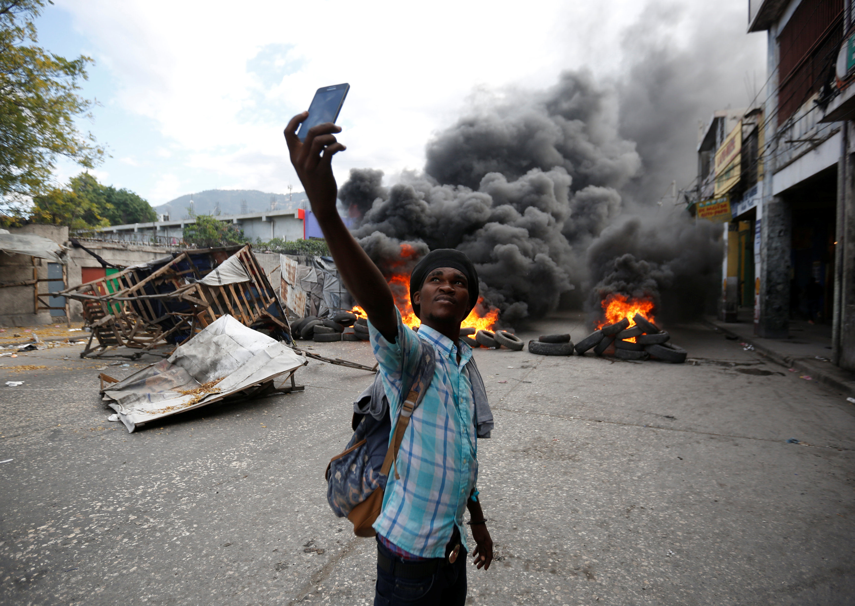 الاحتجاجات العنيفة ضد السلطة فى هايتى  (7)