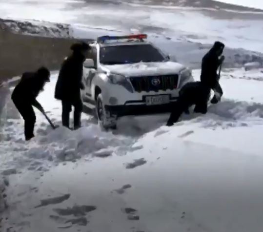 سلطات التبت تواجه آثار العاصفة الثلجية