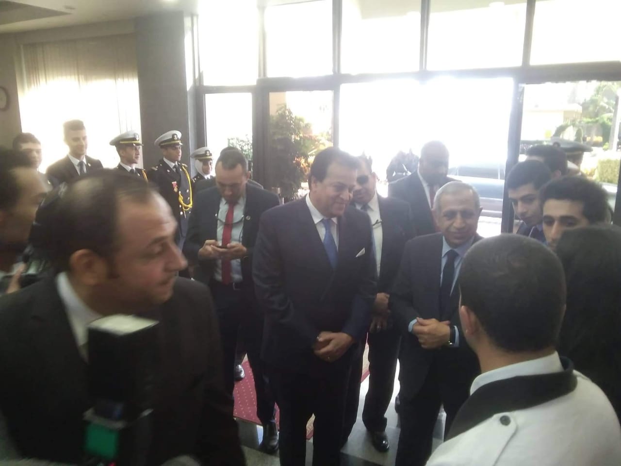 وزير التعليم العالى يصل أكاديمية العلوم بالإسكندرية لحضور ورشة عمل (2)