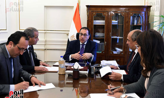 اجتماع رئيس الوزراء مع وزير التموين والزراعة (3)