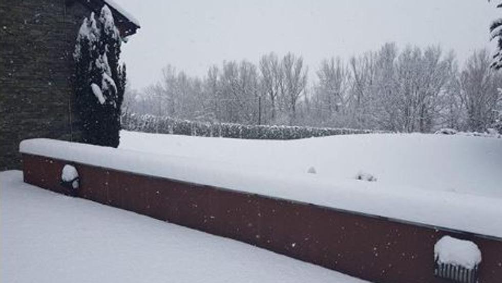 ميسي يقضى عطلة برشلونة فى أحد المناطق المغطاة بالثلج