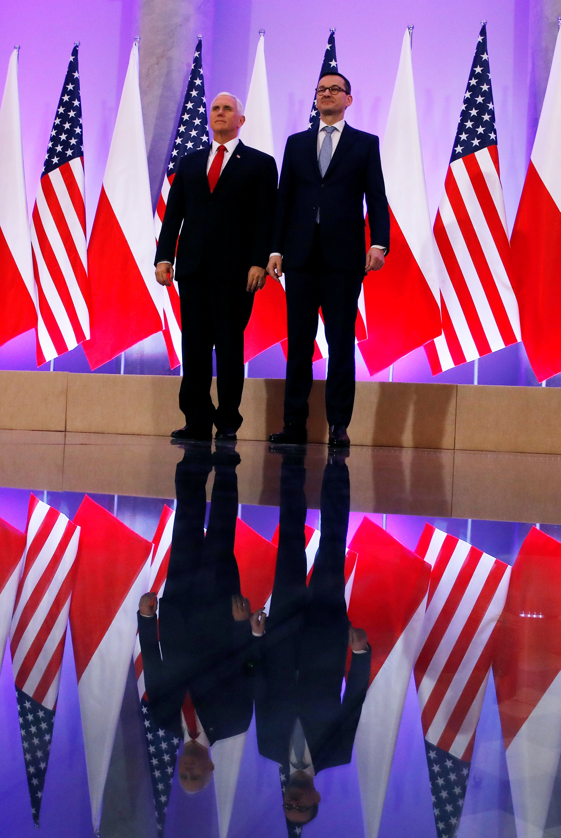 رئيس الوزراء البولندى مع بنس