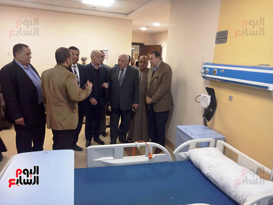 وفد دينية البرلمان يزور مستشفى صعيد بلا سرطان بالأقصر  (15)