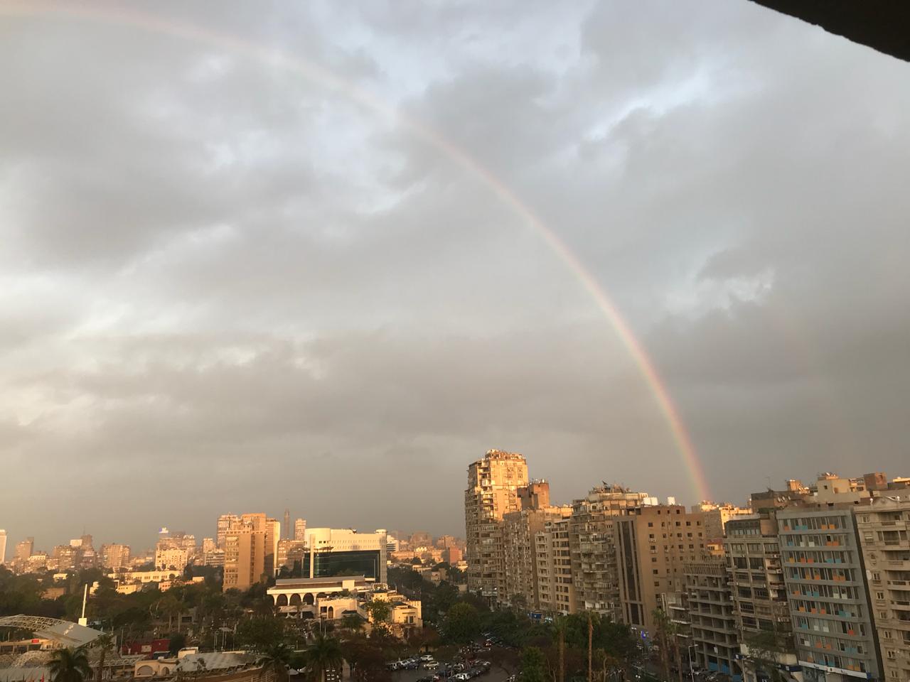 ألوان قوس قزح تظهر فى سماء القاهرة