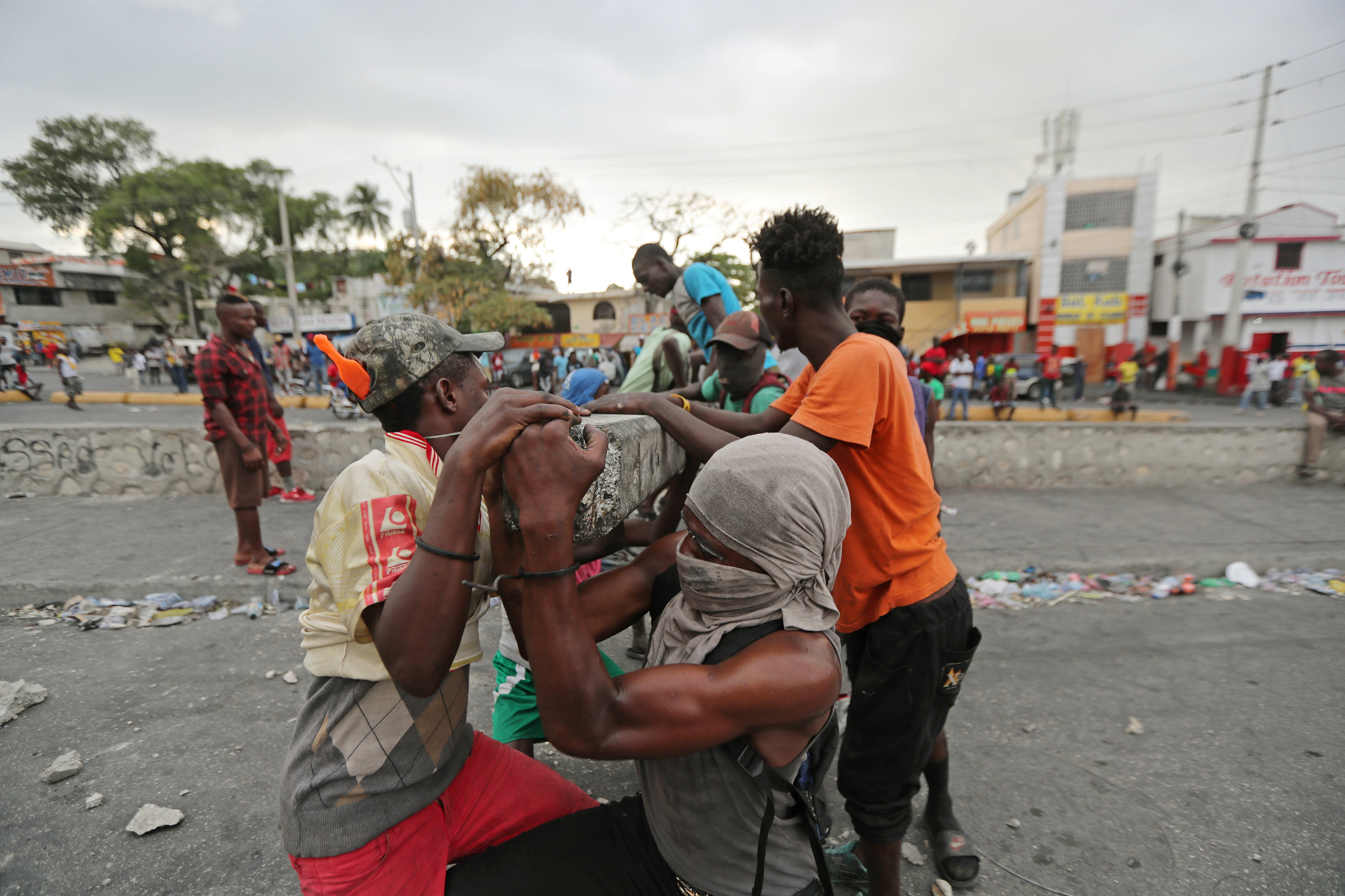 تجدد أعمال العنف فى هايتى  (10)