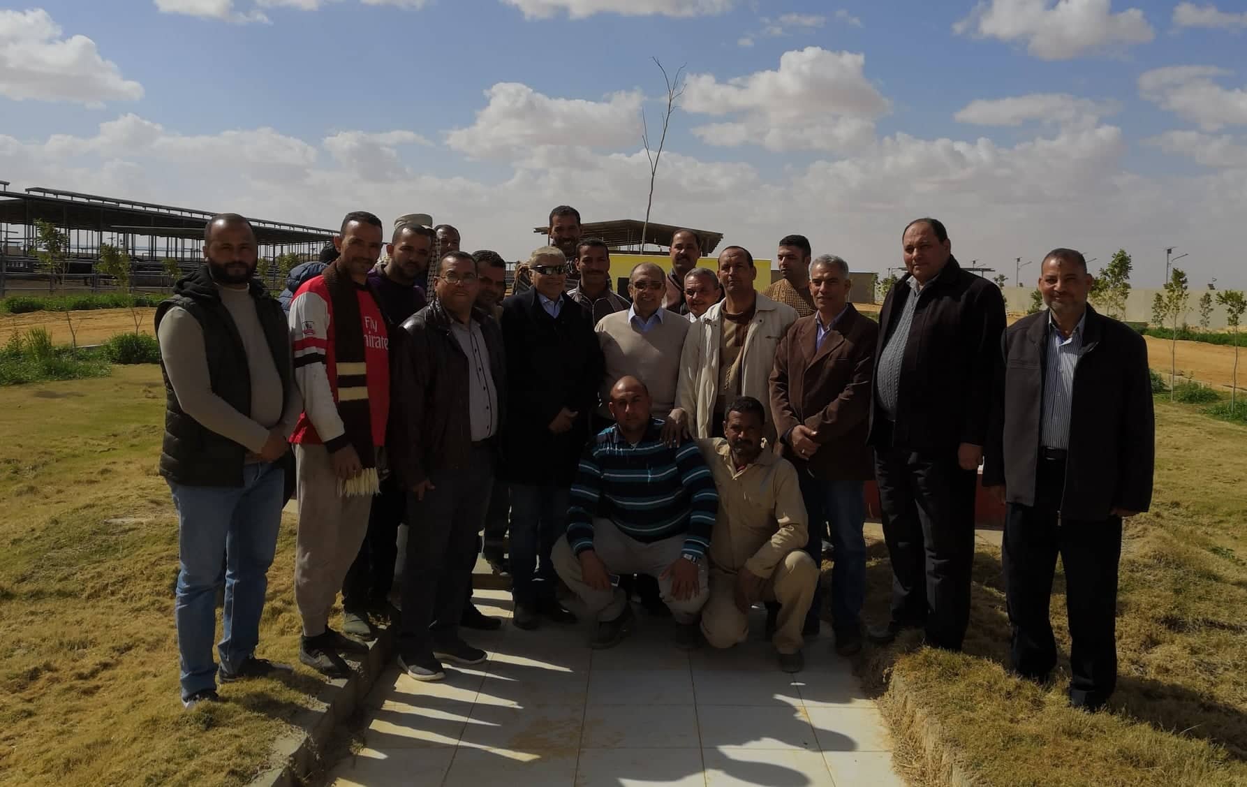 جولة وزير الزراعة ومحافظ المنيا بمشروع المليون ونصف فدان (1)