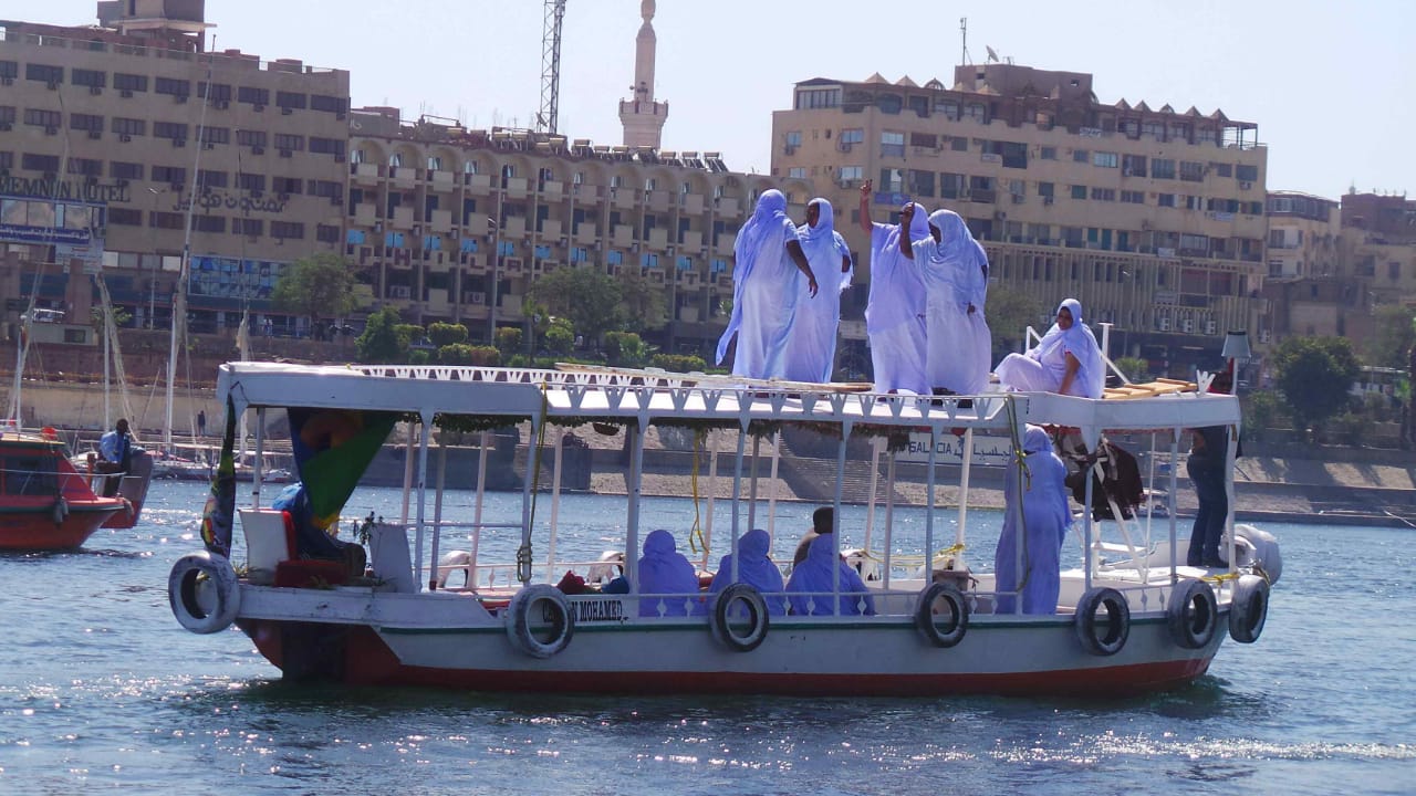 وزيرة الثقافة أثناء مشاركتها بديفيليه المراكب النيلية  (2)