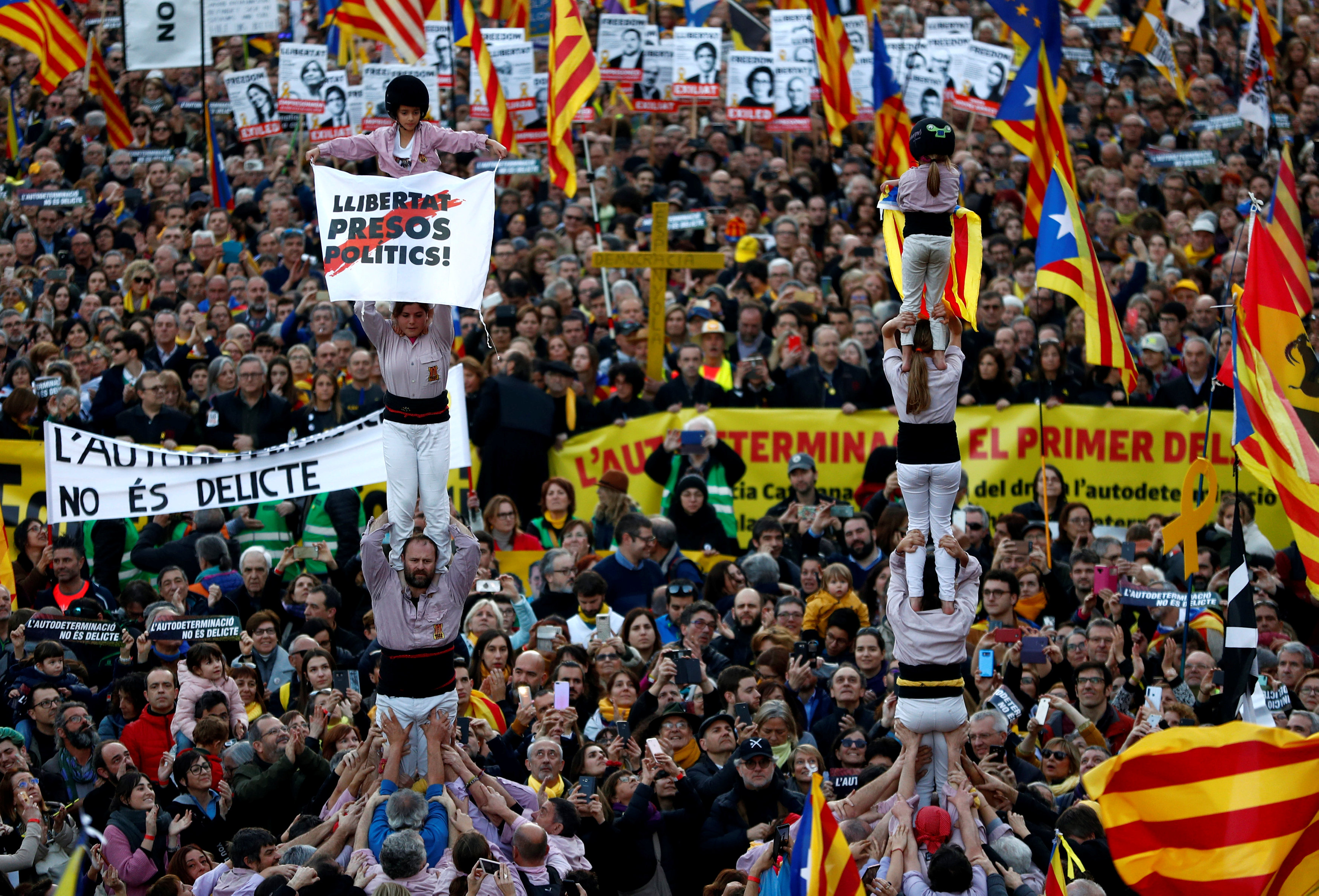 احتجاجات حاشدة فى شوارع برشلونة  (5)