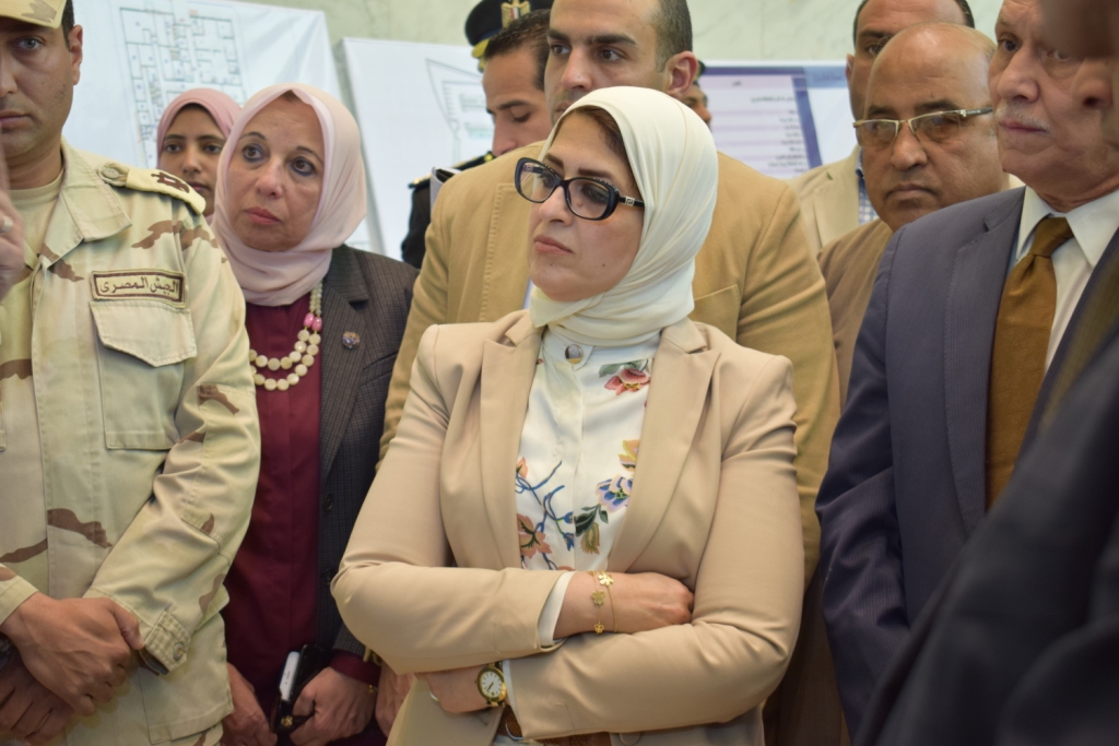 وزيرة الصحة الأقصر تعتبر عاصمة الطب حالياً في جنوب مصر  (1)