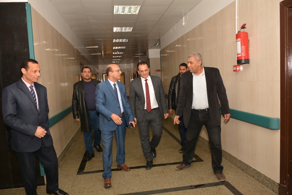 مستشار وزير التعليم العالى يتفقد مستشفى الاورمان للقلب وطب الأسنان  (8)
