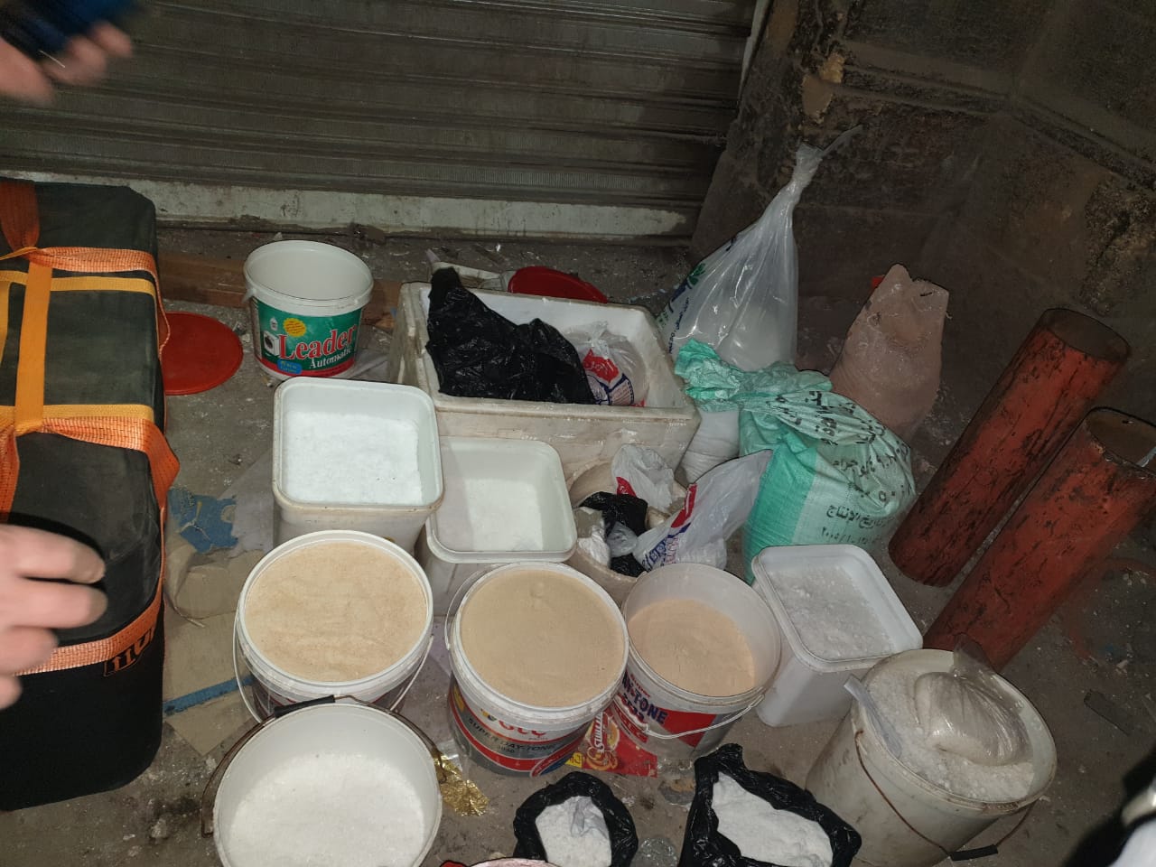 مواد لتصنيع المتفجرات (2)