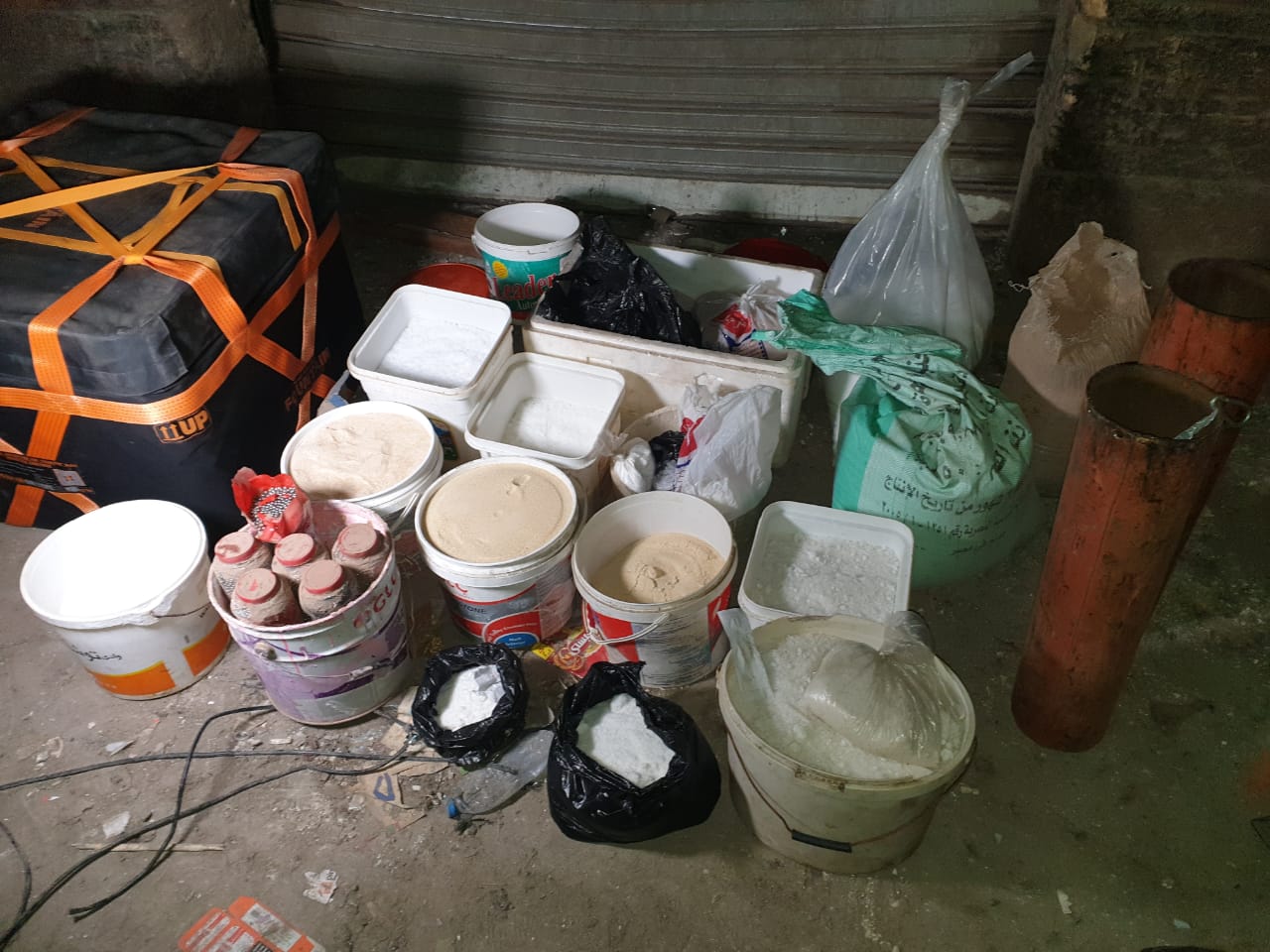 مواد لتصنيع المتفجرات (12)