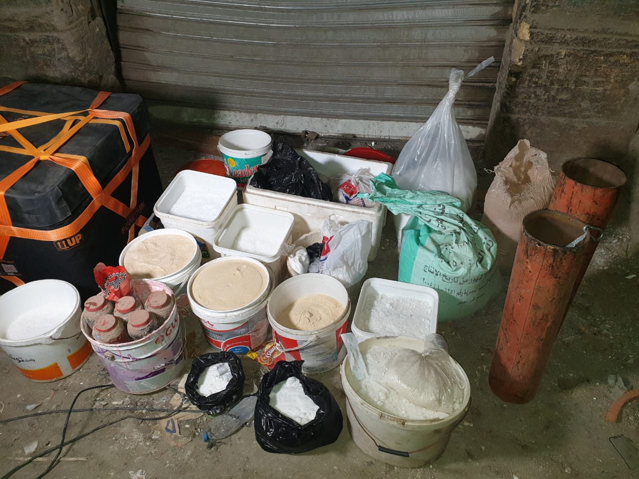 مواد لتصنيع المتفجرات (7)