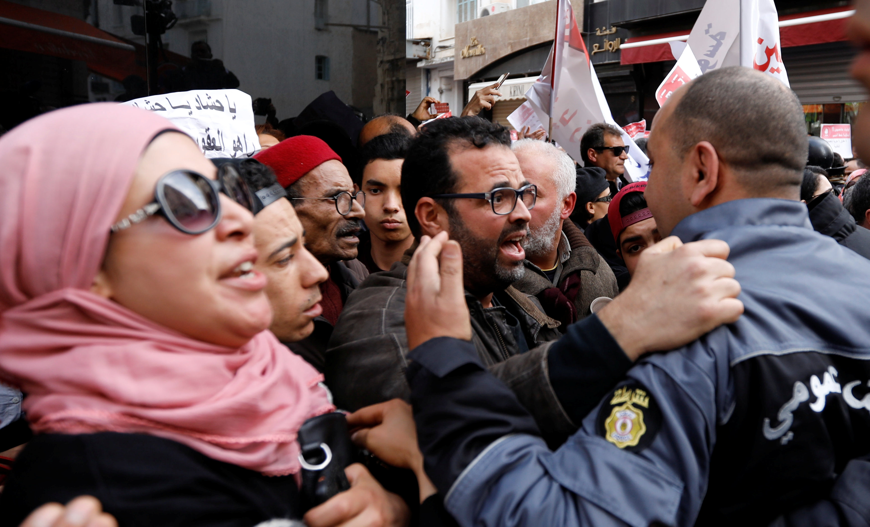 مظاهرات ضد الاتحاد العام للتعليم الثانوى بتونس (3)