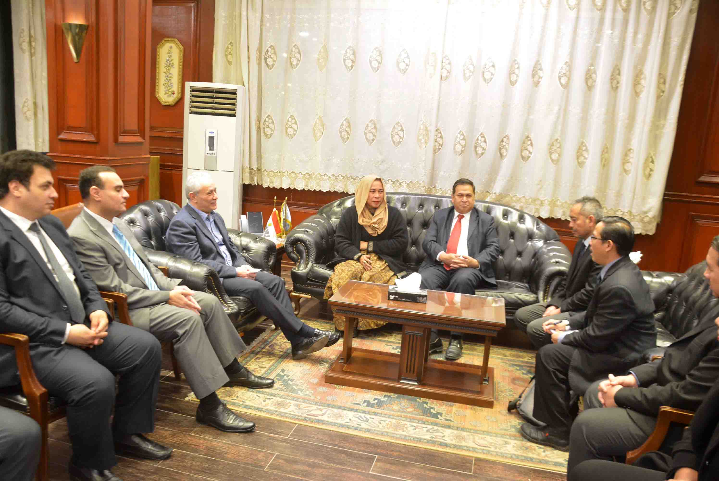 محافظ الأقصر يلتقي بالسفير الإندونيسي بالقاهرة لبحث التعاون المشترك (3)