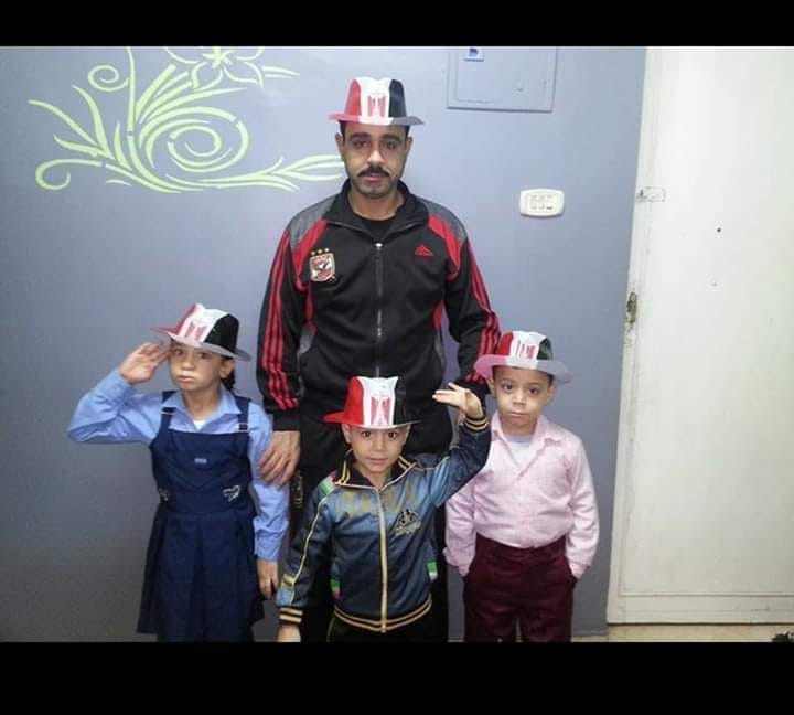 محمود أبو اليزيد مع أطفاله