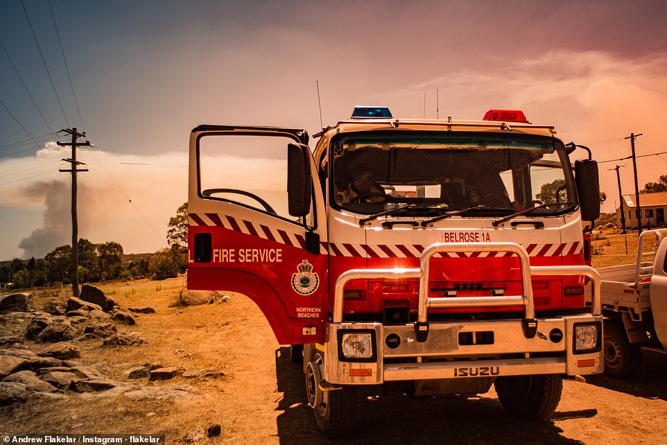 رجال الإطفاء يواجهون النيران فى غابات أستراليا  (6)