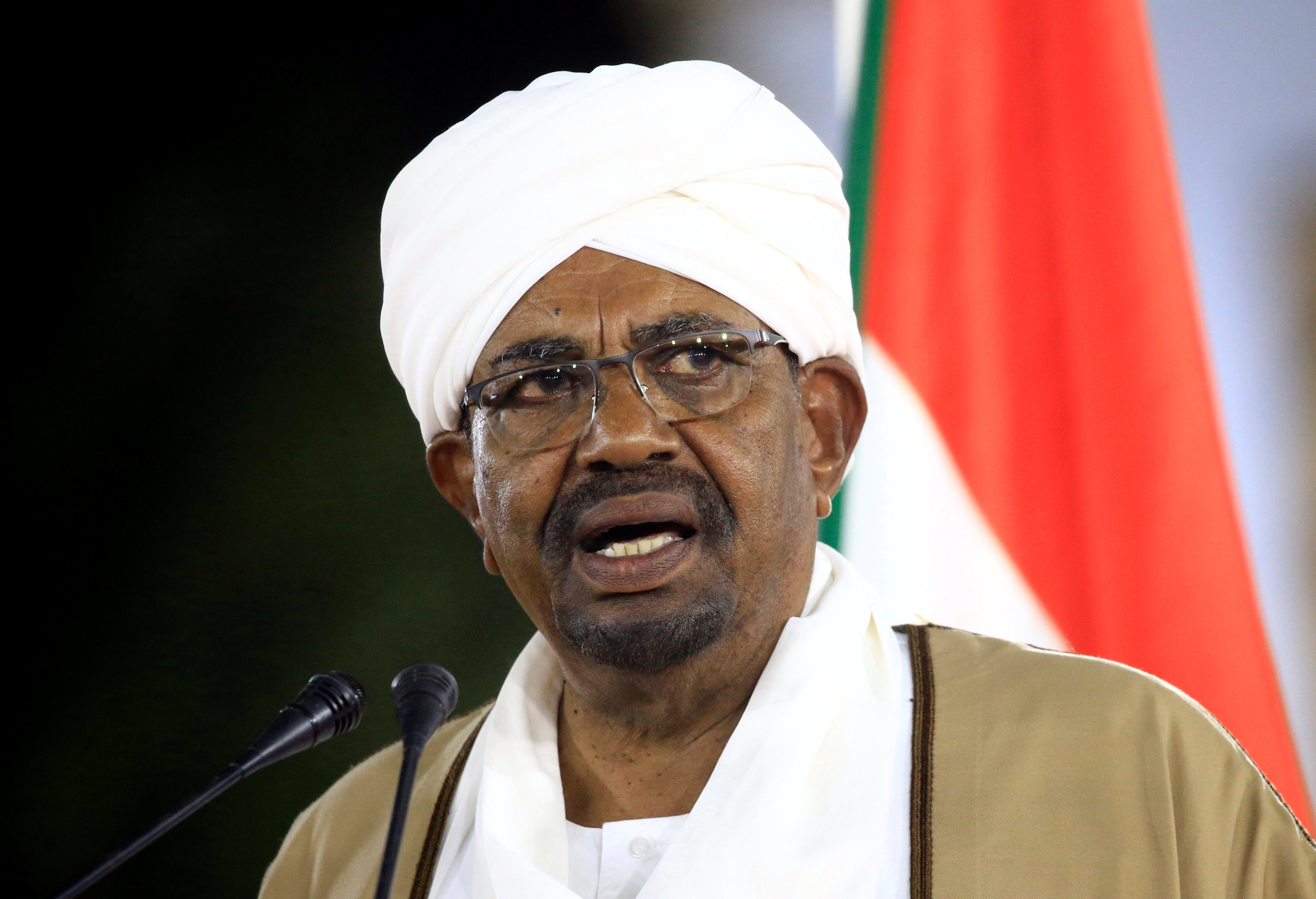 الرئيس السودانى عمر البشير خلال خطاب له بالخرطوم (4)