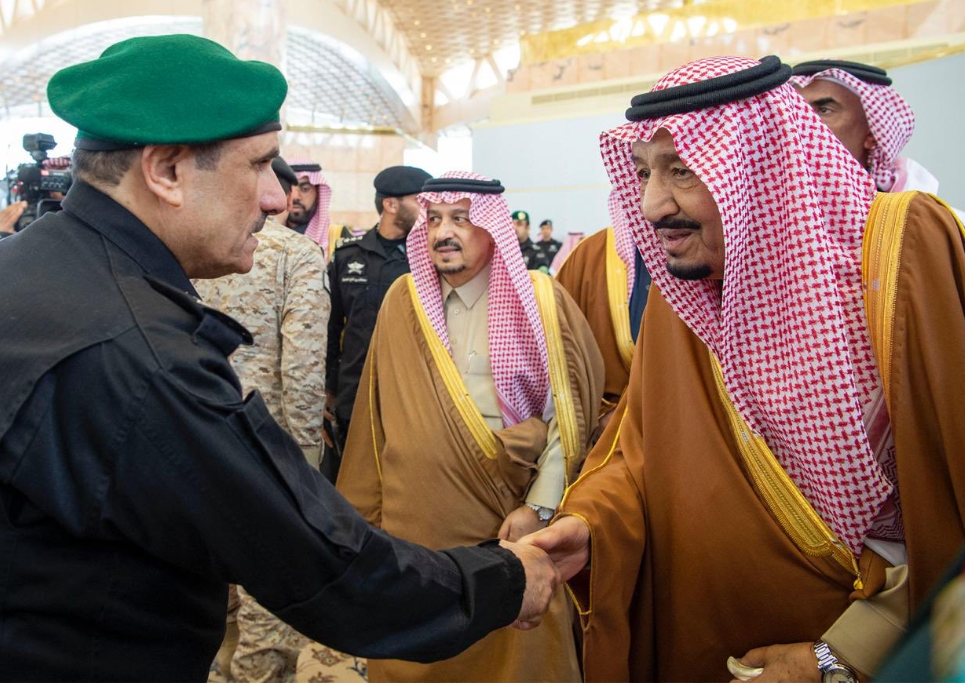 الملك سلمان بن عبد العزيز يغادر السعودية متجها إلى مصر