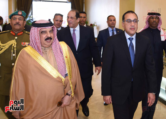 رئيس الوزراء يستقبل ملك البحرين للمشاركة فى القمة العربية الأوروبية (6)
