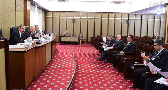 اللجنة التشريعية (4)