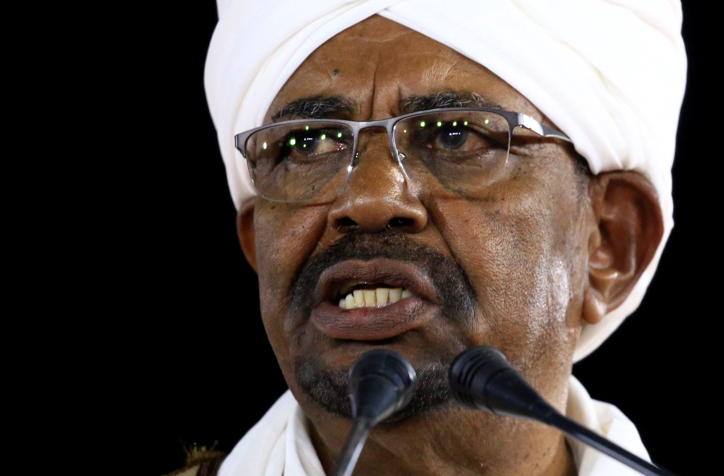 الرئيس السودانى عمر البشير خلال خطاب له بالخرطوم (1)