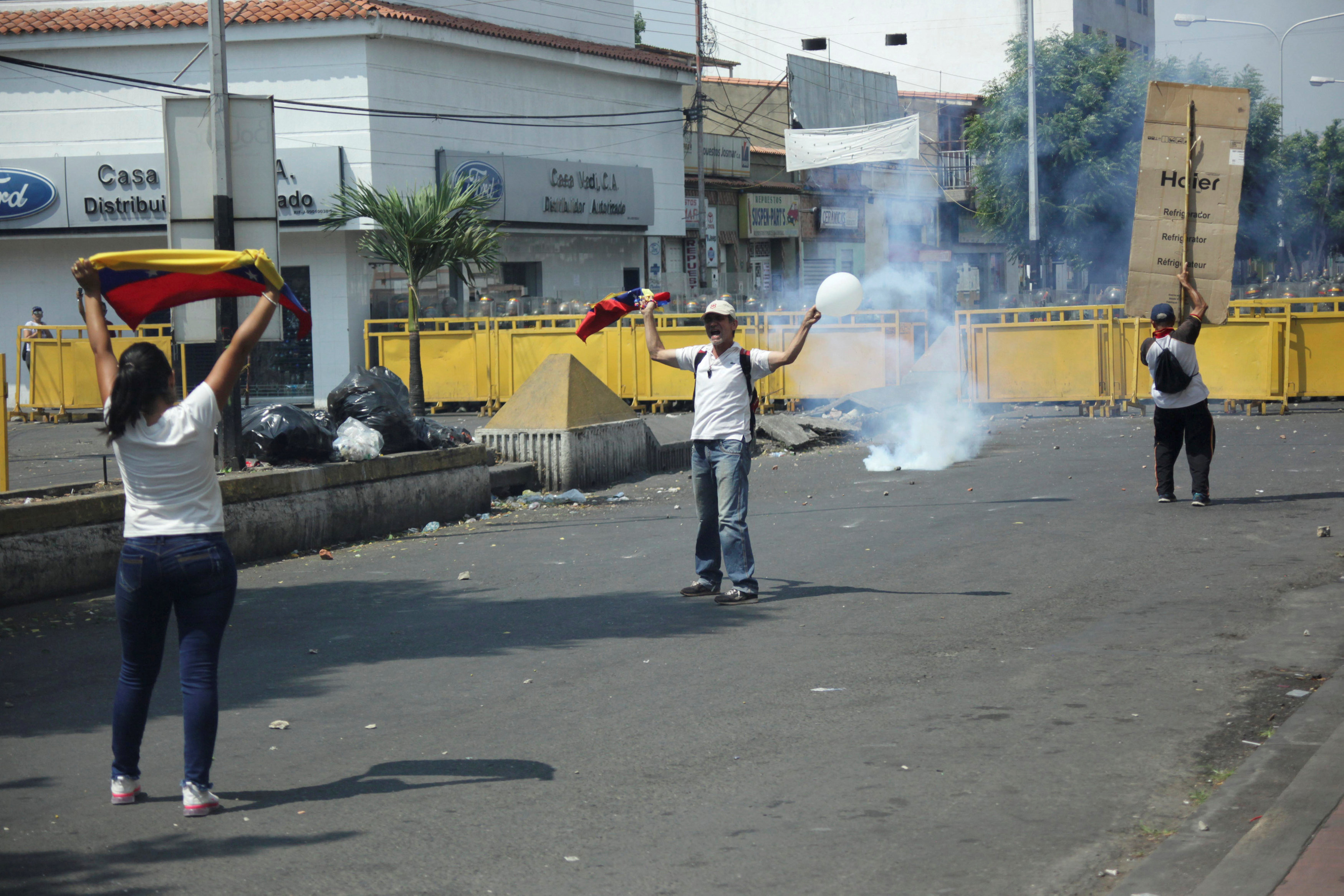 جانب من العنف فى فنزويلا (5)