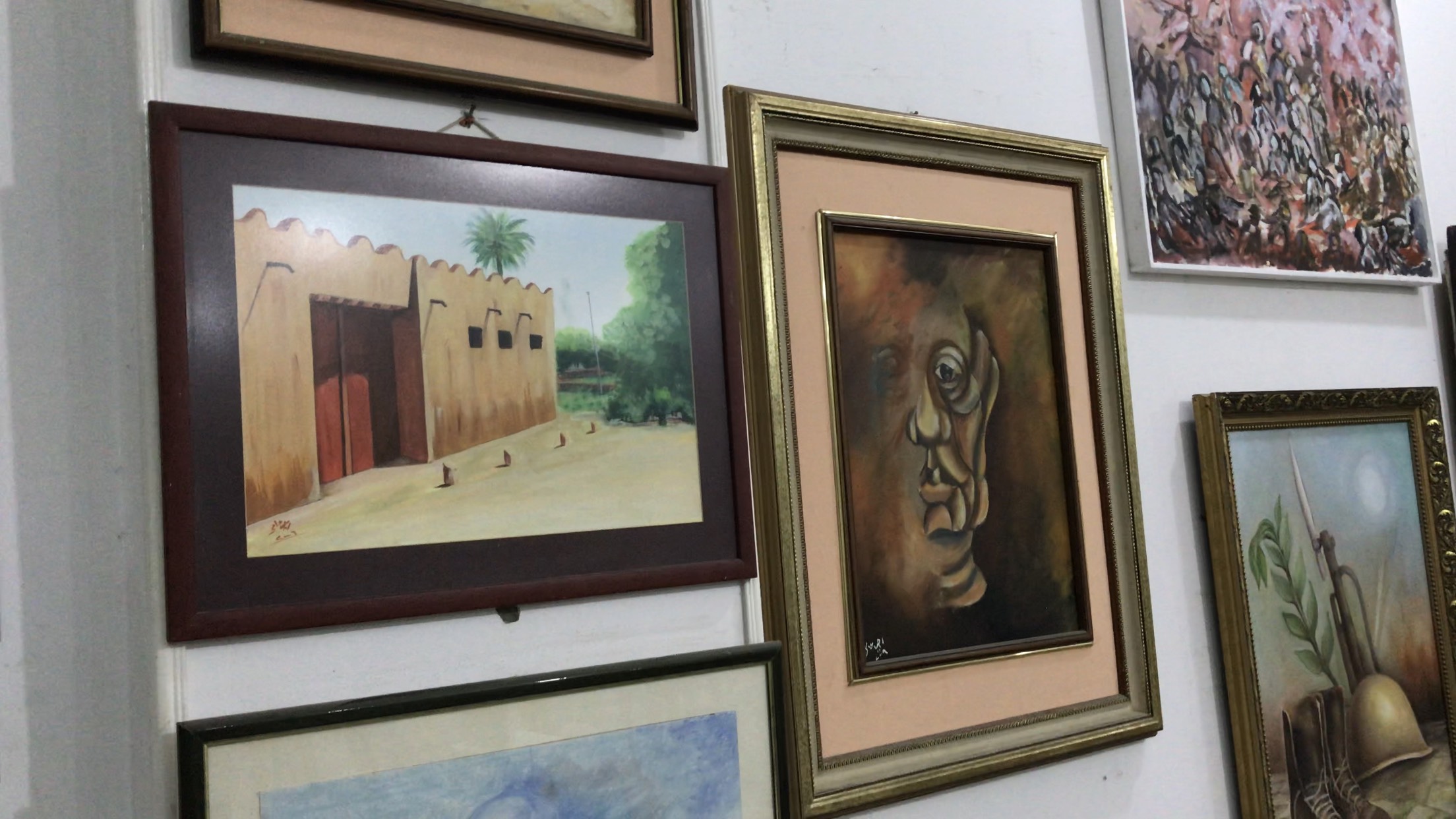فنان تشكيلى يجسد تاريخ سيناء بالرسوم (9)