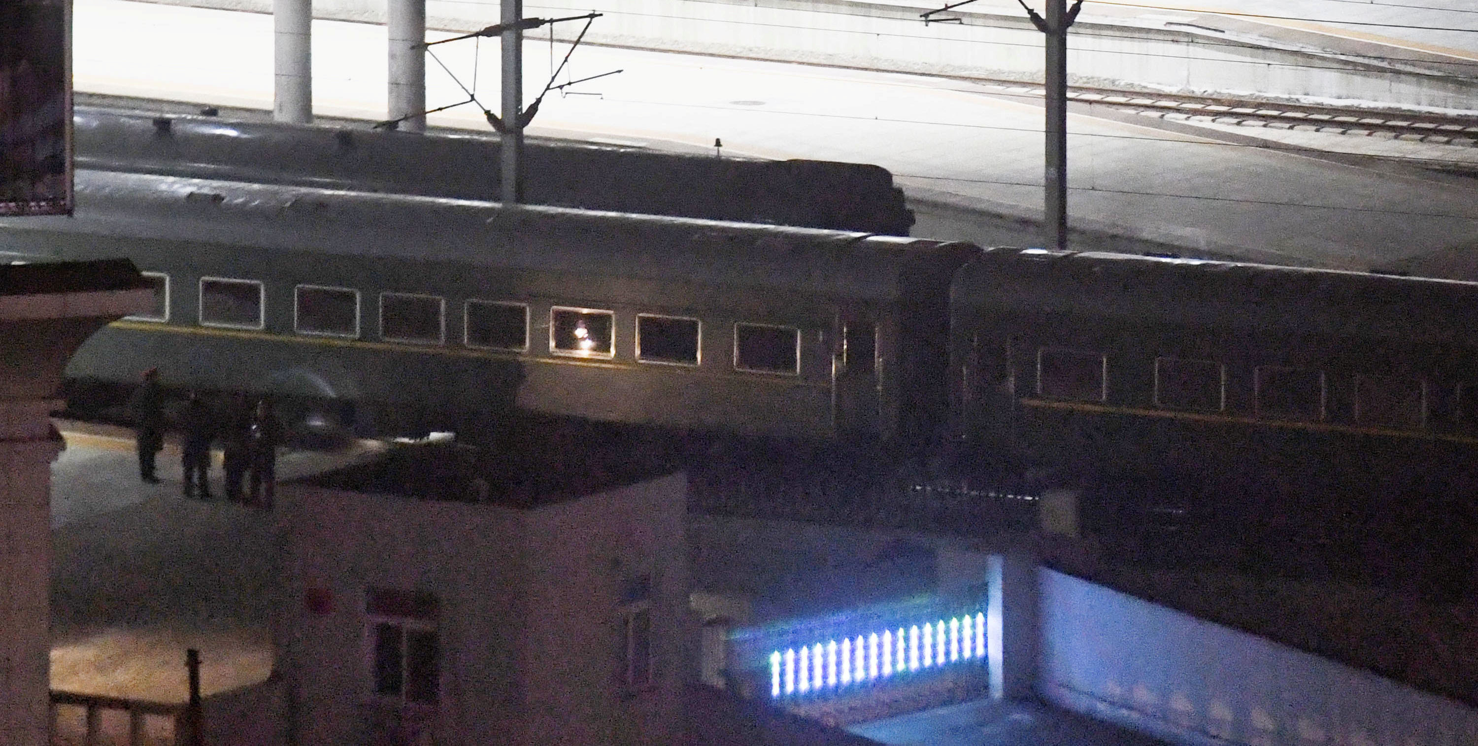 زعيم كوريا الشمالية يغادر بالقطار (1)