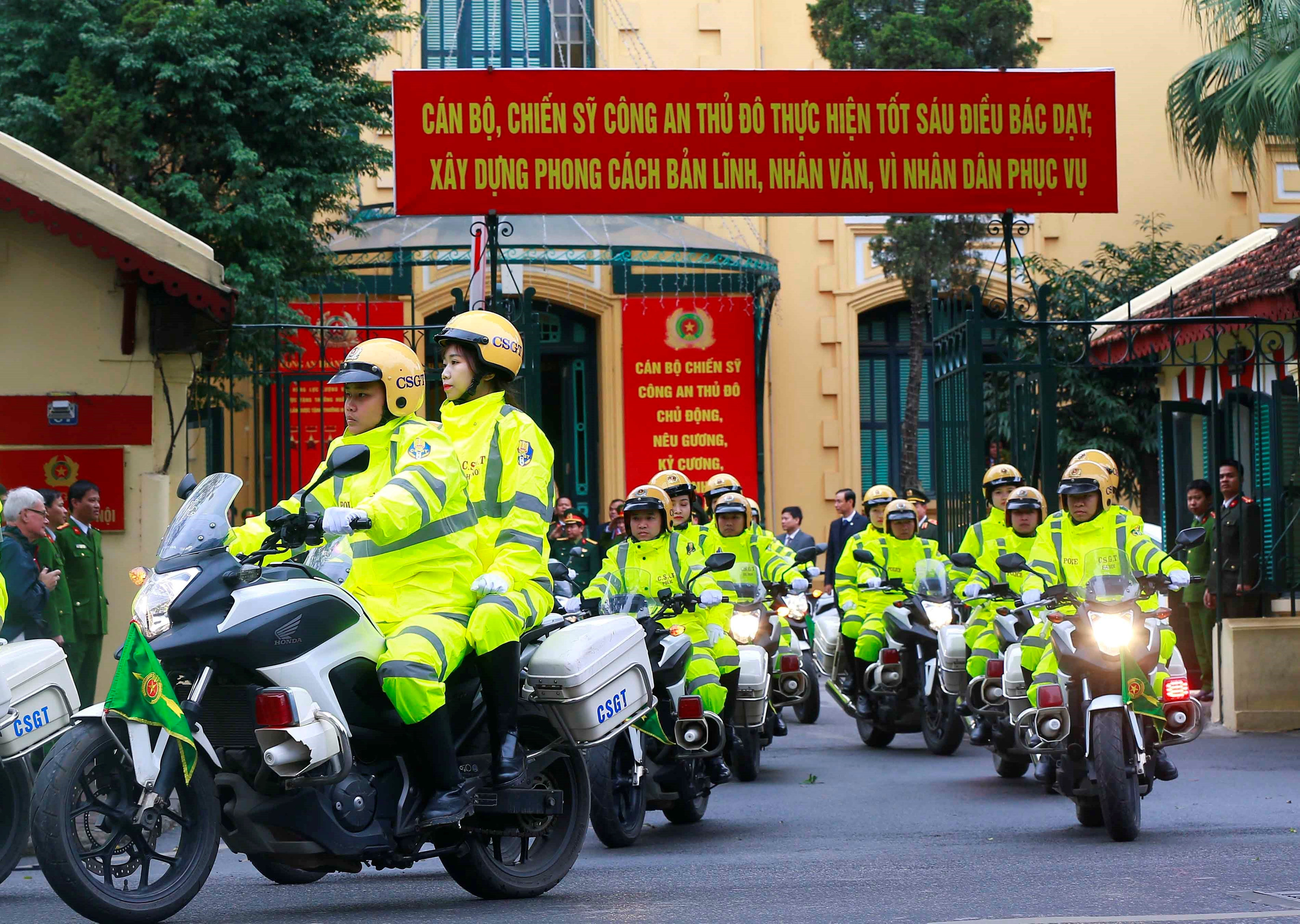 قوات الأمن الفيتنامية تنتشر بالشوارع
