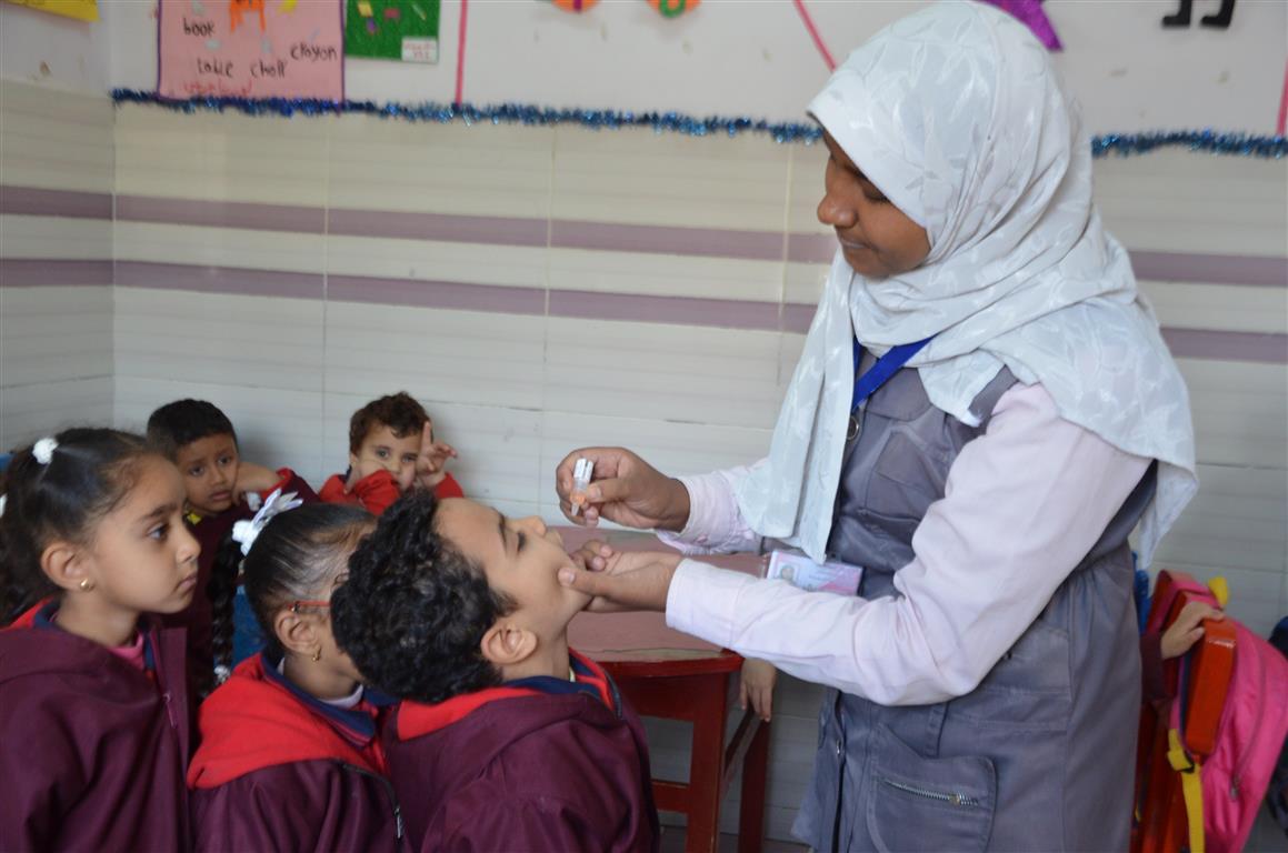 شاهد تطعيمات أطفال محافظة الأقصر في الحملة القومية ضد شلل الأطفال (1)