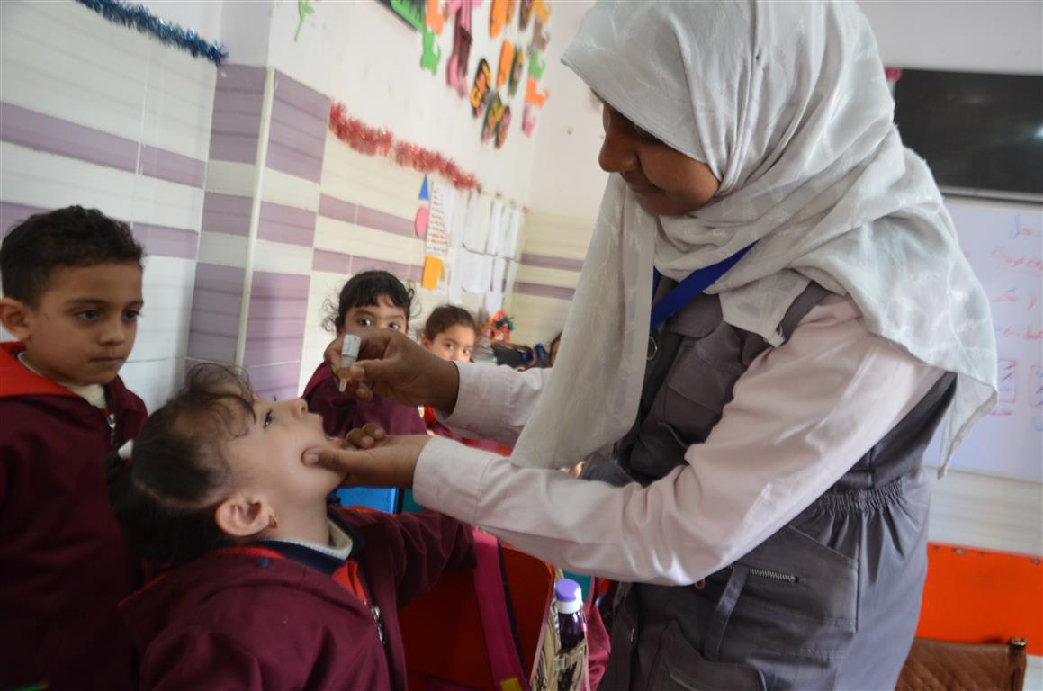 شاهد تطعيمات أطفال محافظة الأقصر في الحملة القومية ضد شلل الأطفال (5)