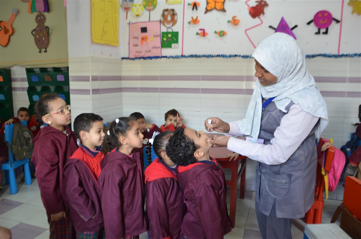 شاهد تطعيمات أطفال محافظة الأقصر في الحملة القومية ضد شلل الأطفال (2)