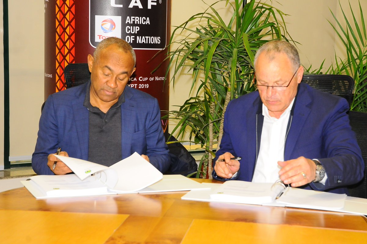توقيع عقد كأس أمم أفريقيا